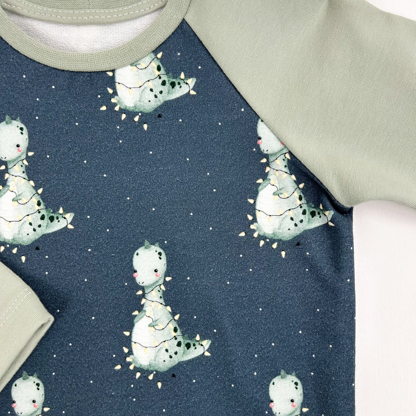 Pullover Dino Lichterkette