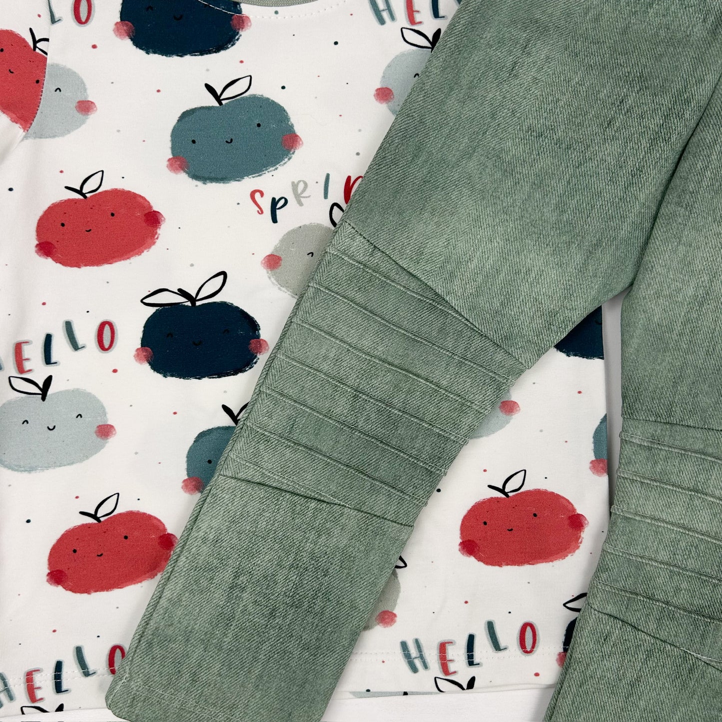 Abenteuergrün – Bikerhose im Jeans-Look