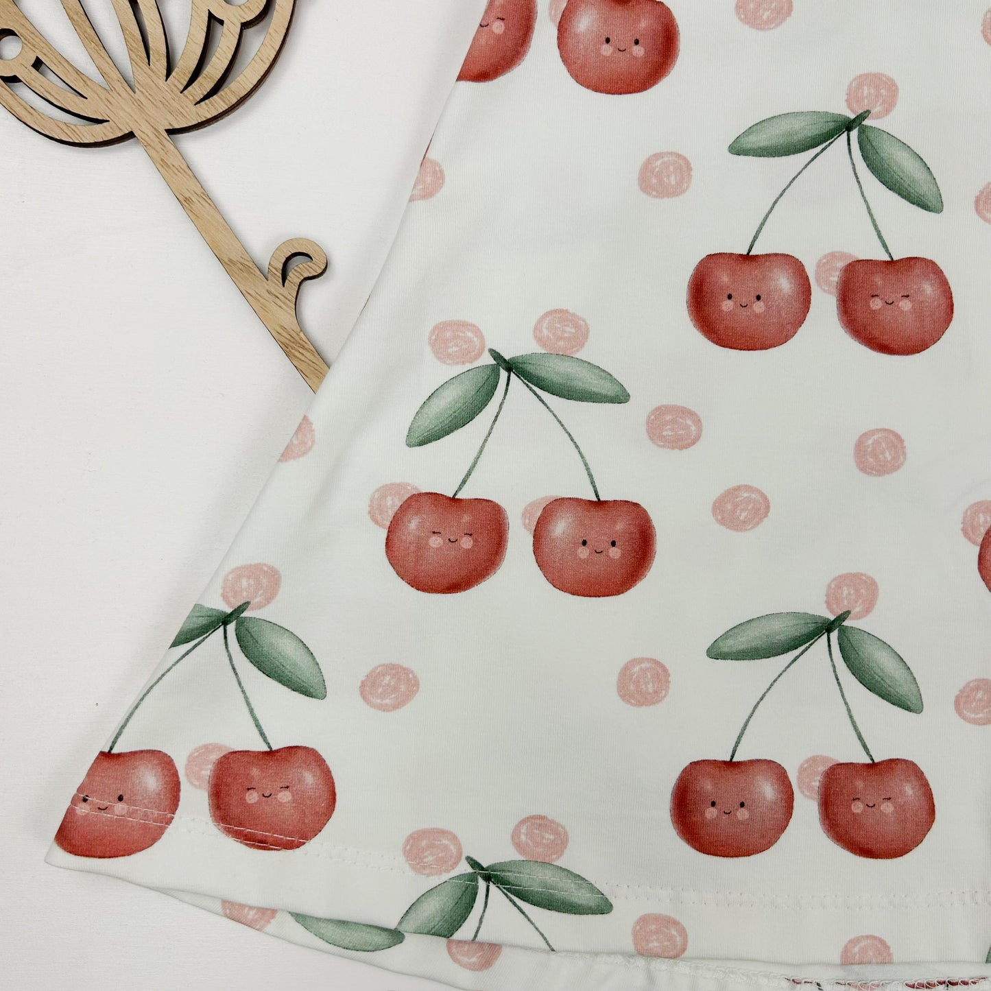Kirschzauber – Sommerkleid mit fröhlichem Kirschprint