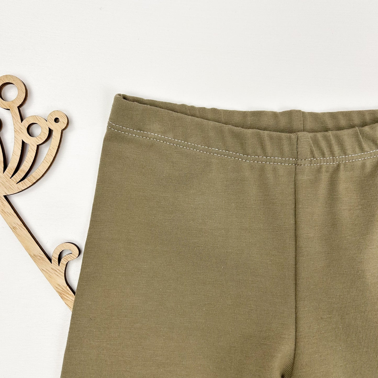 Naturzeit – Bequeme Shorts in Olivgrün