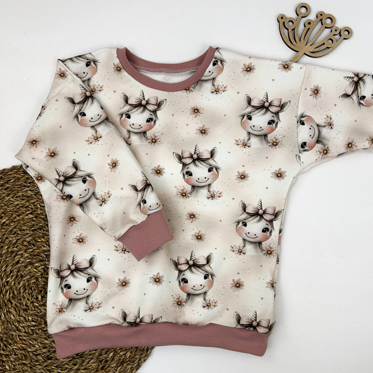 Kinder Oversize-Pullover aus Bio-Baumwolle mit Einhornprint – Mitwachsend