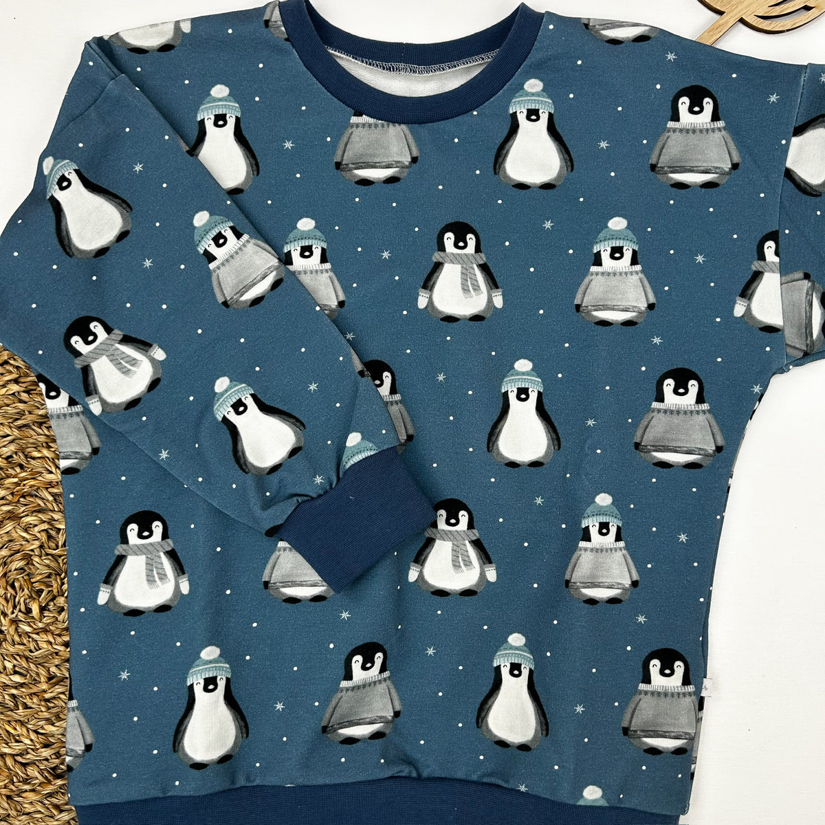 Kinder Oversize-Pullover aus Bio-Baumwolle mit Pinguinprint