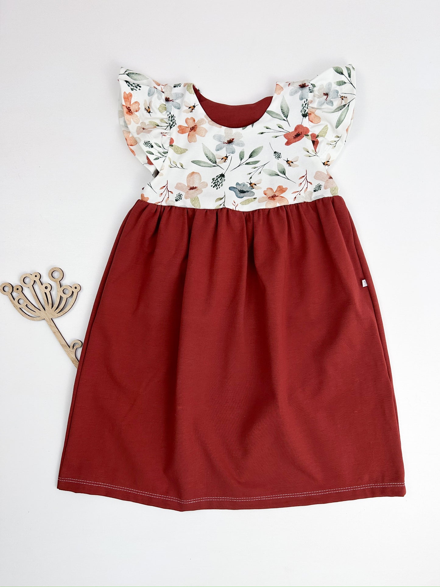 Frühlingsblüte – Kleid mit floralem Charme