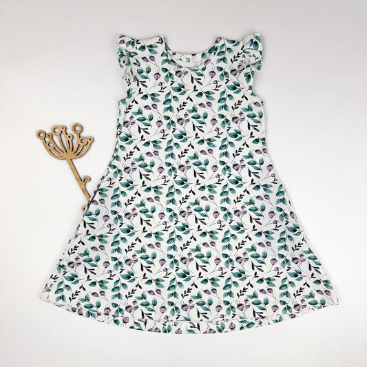 Blütenzauber – Sommerkleid mit floralem Blätterprint