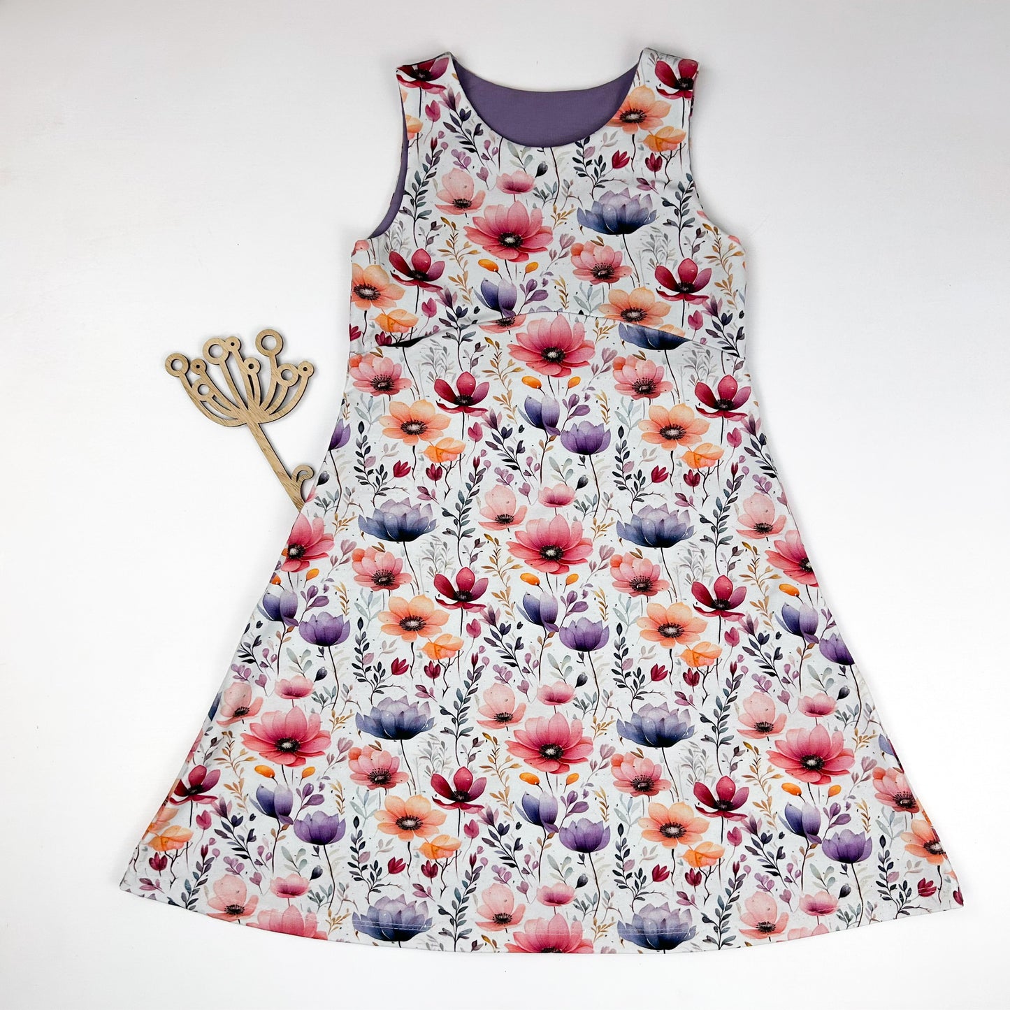 Blütenpoesie – Sommerkleid im Aquarellblüten-Design