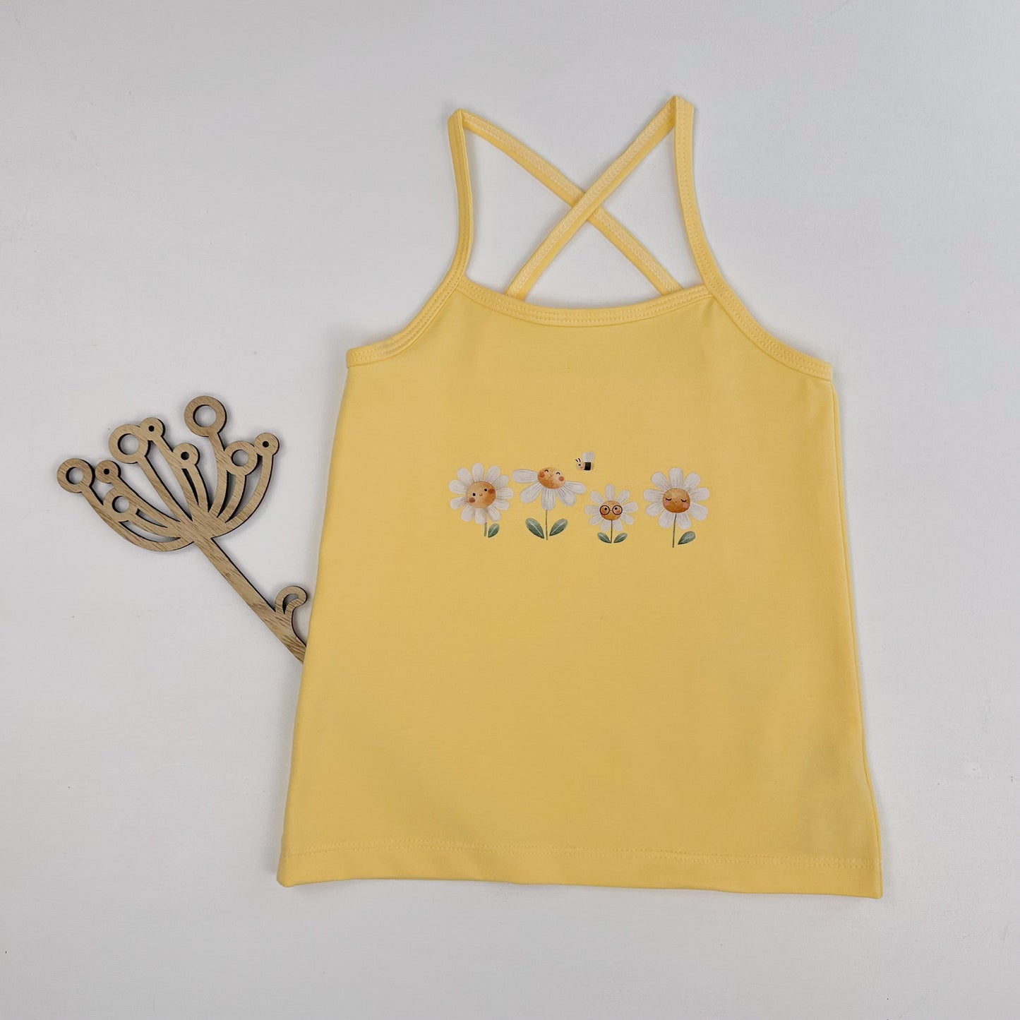 Sonnenschein – Sommertop mit Gänseblümchen-Motiv