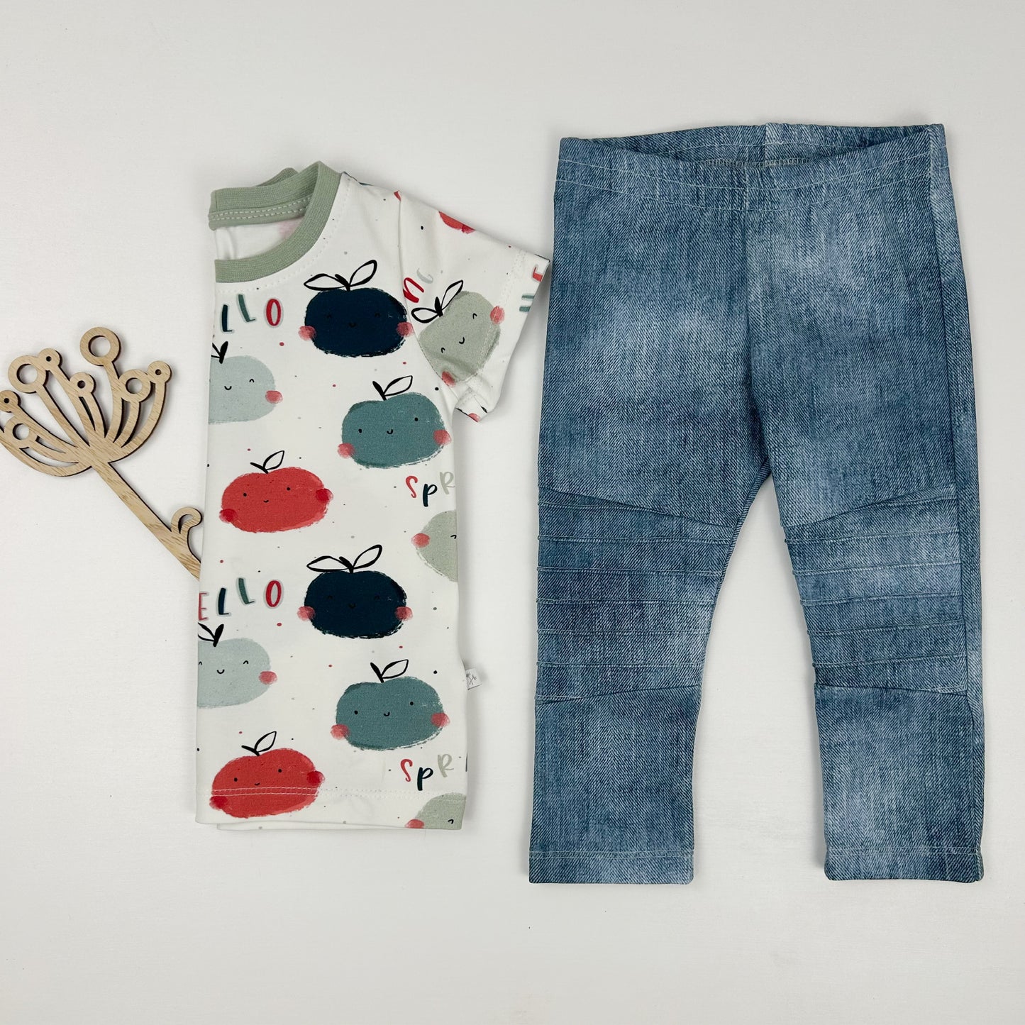Denim-Abenteuer – Bikerhose im Jeans-Look