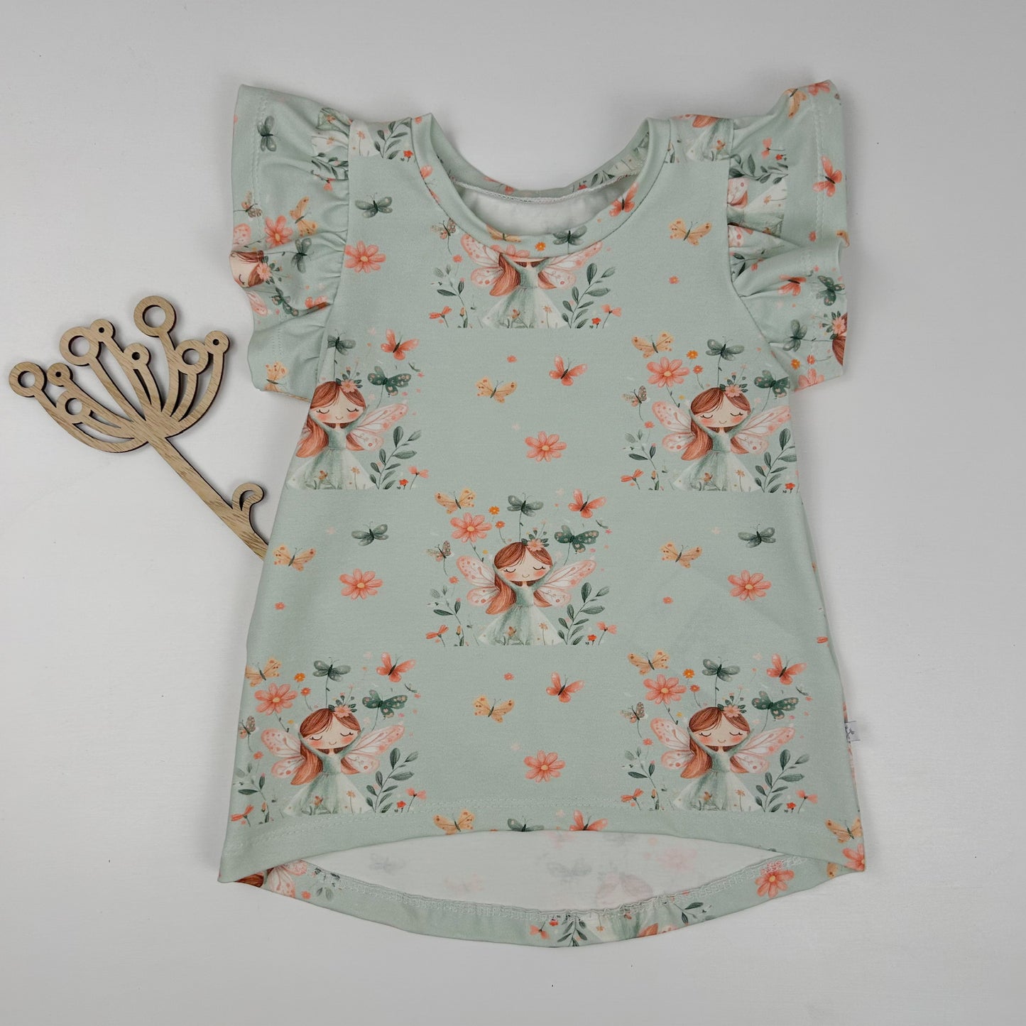 Feentraum – Rüschenshirt mit Zauberwald-Print