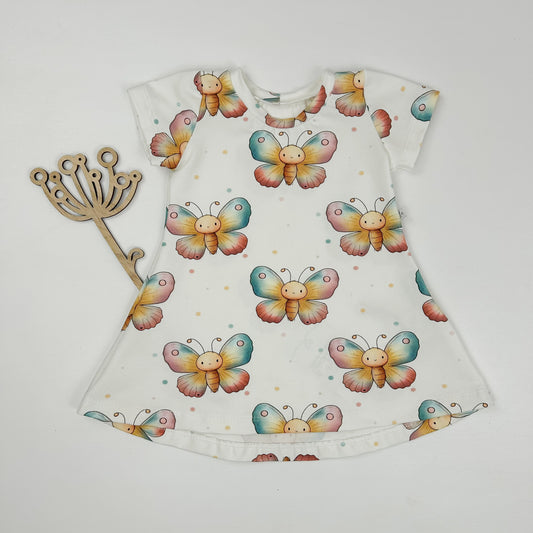 Schmetterlingstanz – Kleid mit zauberhaftem Schmetterlingsprint