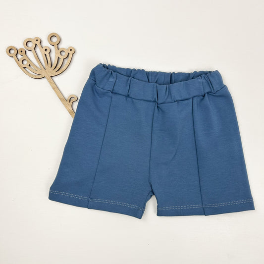 Meeresbrise – Shorts in sanftem Blau