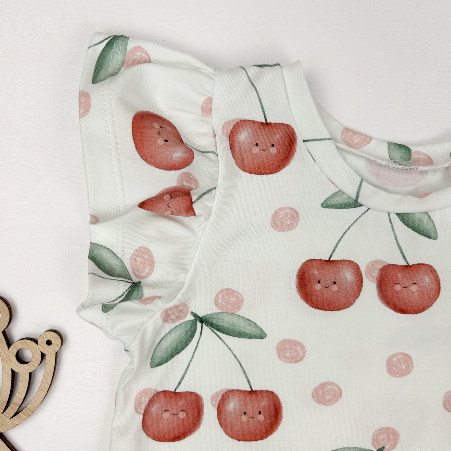 Kirschenglück – verspieltes Shirt für kleine Früchteliebhaberinnen