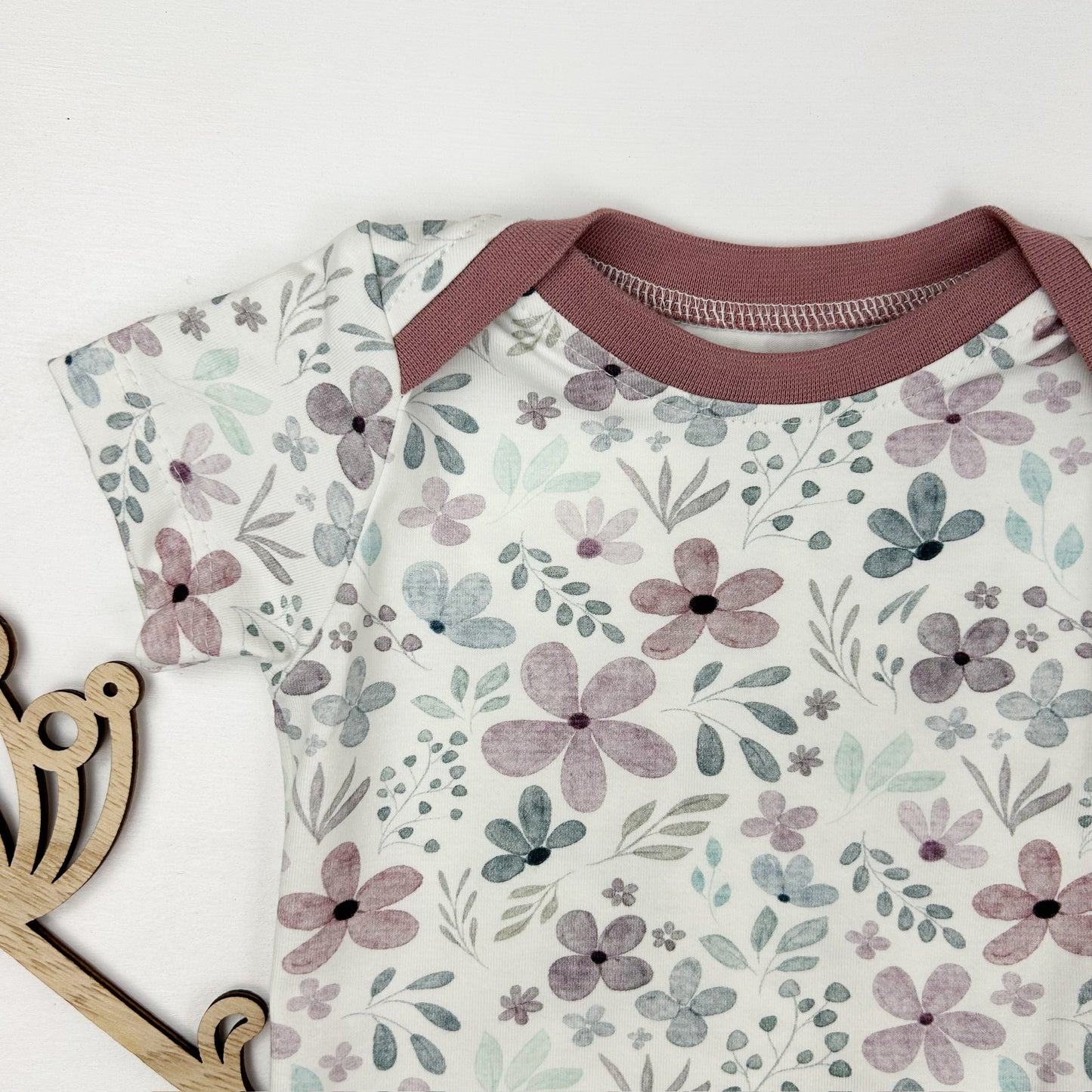 Blütenzauber – Babybody für kleine Frühlingskinder