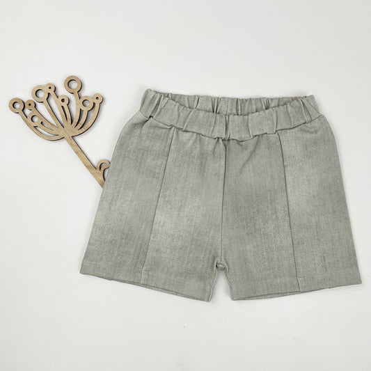 Naturzeit – Kinder-Shorts in sanftem Grau