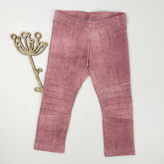 Rosentraum – Kinderhose im Biker-Stil