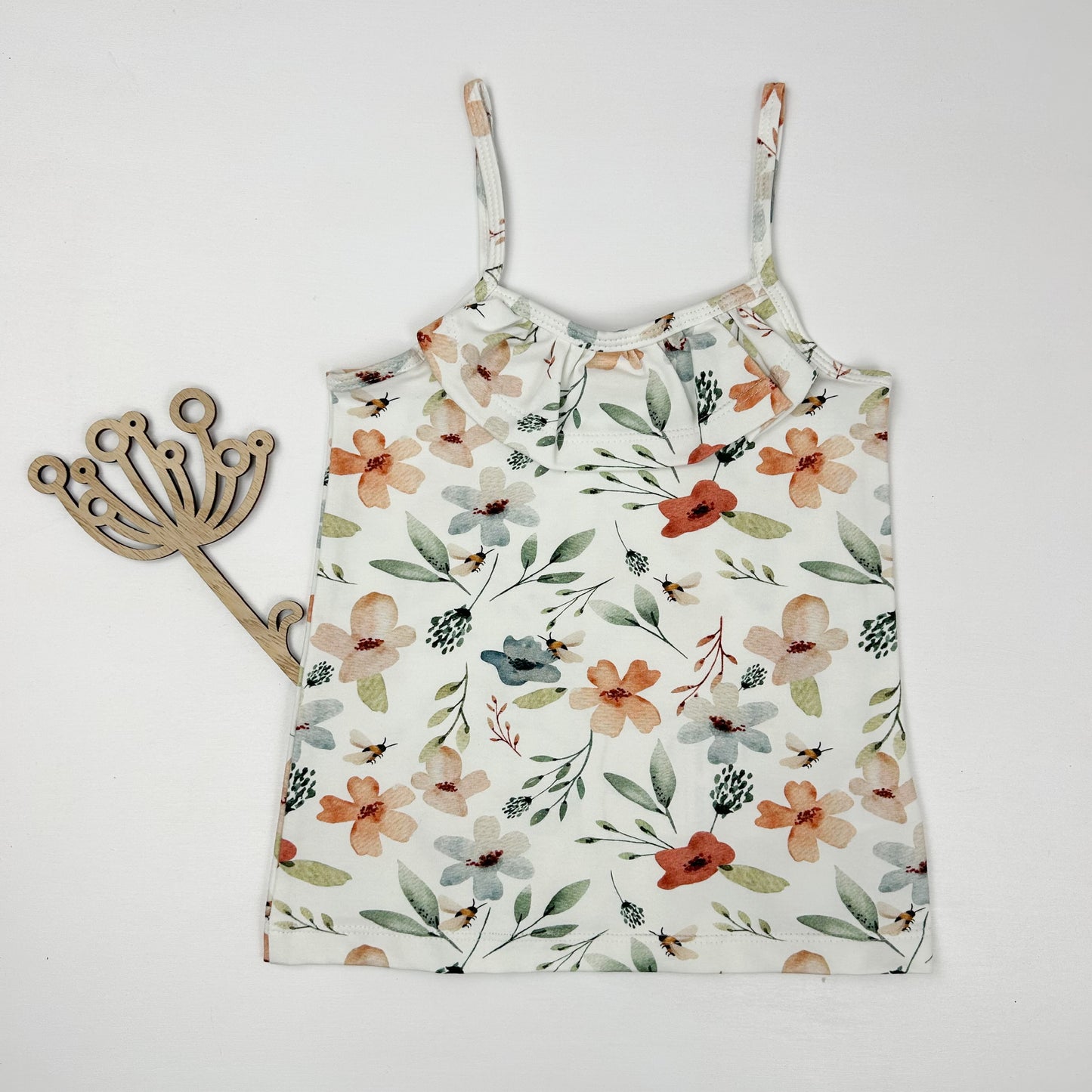 Blütenzauber – Sommertop mit floralem Aquarell-Print