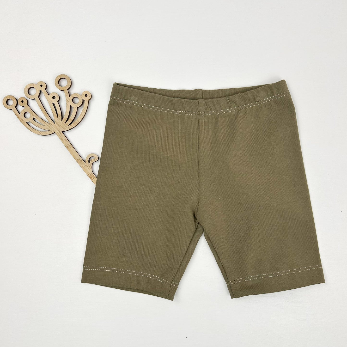 Naturzeit – Bequeme Shorts in Olivgrün