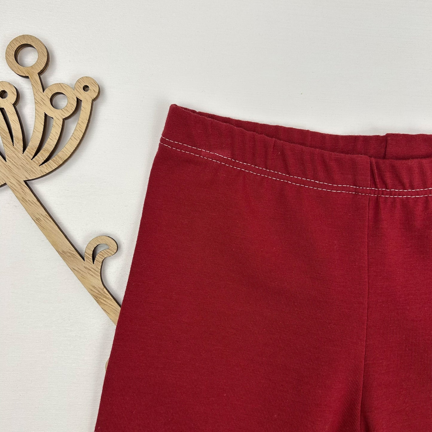 Kirschrot – Bequeme Babyshorts aus Bio-Baumwolle