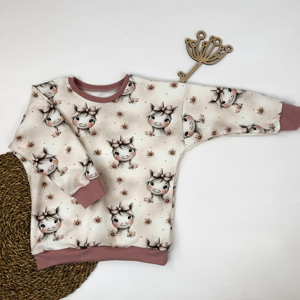 Kinder Oversize-Pullover aus Bio-Baumwolle mit Einhornprint – Mitwachsend