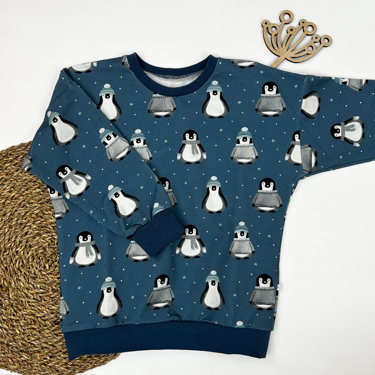 Kinder Oversize-Pullover aus Bio-Baumwolle mit Pinguinprint