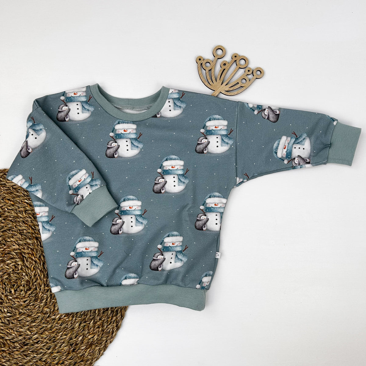 Kinder Oversize-Pullover aus Bio-Baumwolle mit Schneemann & Pinguin