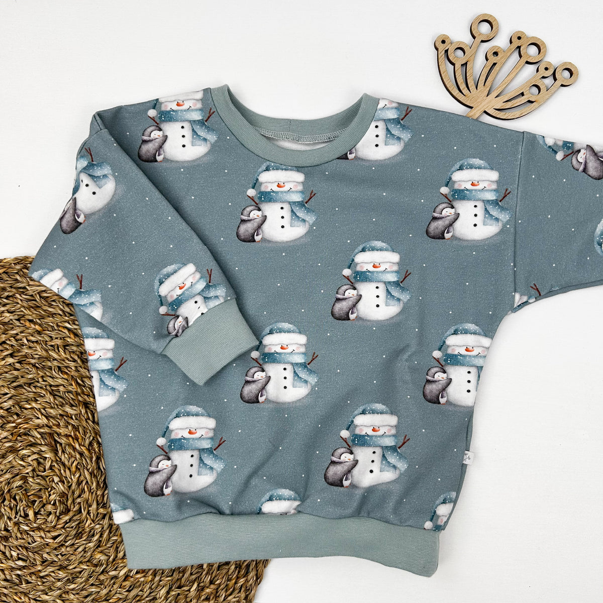 Kinder Oversize-Pullover aus Bio-Baumwolle mit Schneemann & Pinguin