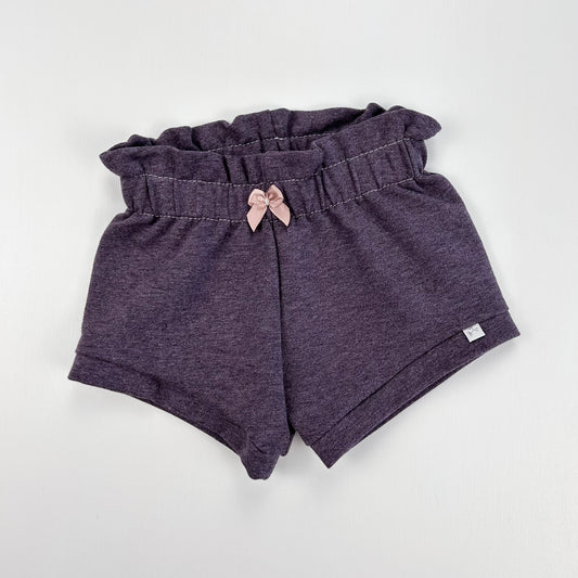 Pflaumenzauber – Babyshorts in zartem Beerenviolett