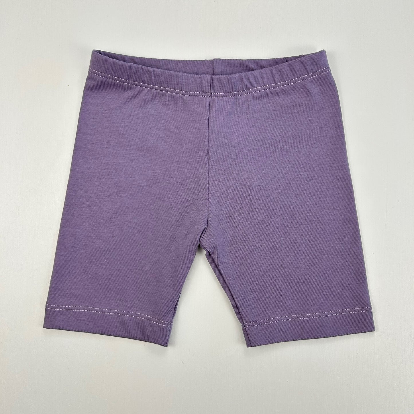 Lavendeltraum – Radlershorts für kleine Entdeckerinnen