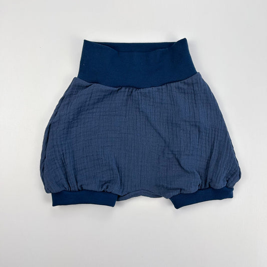Meereszauber – Luftige Shorts in Nachtblau