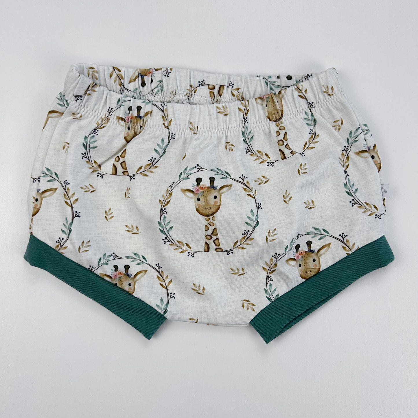 Kleine Giraffenfreunde – Babyshorts aus Bio-Baumwolle