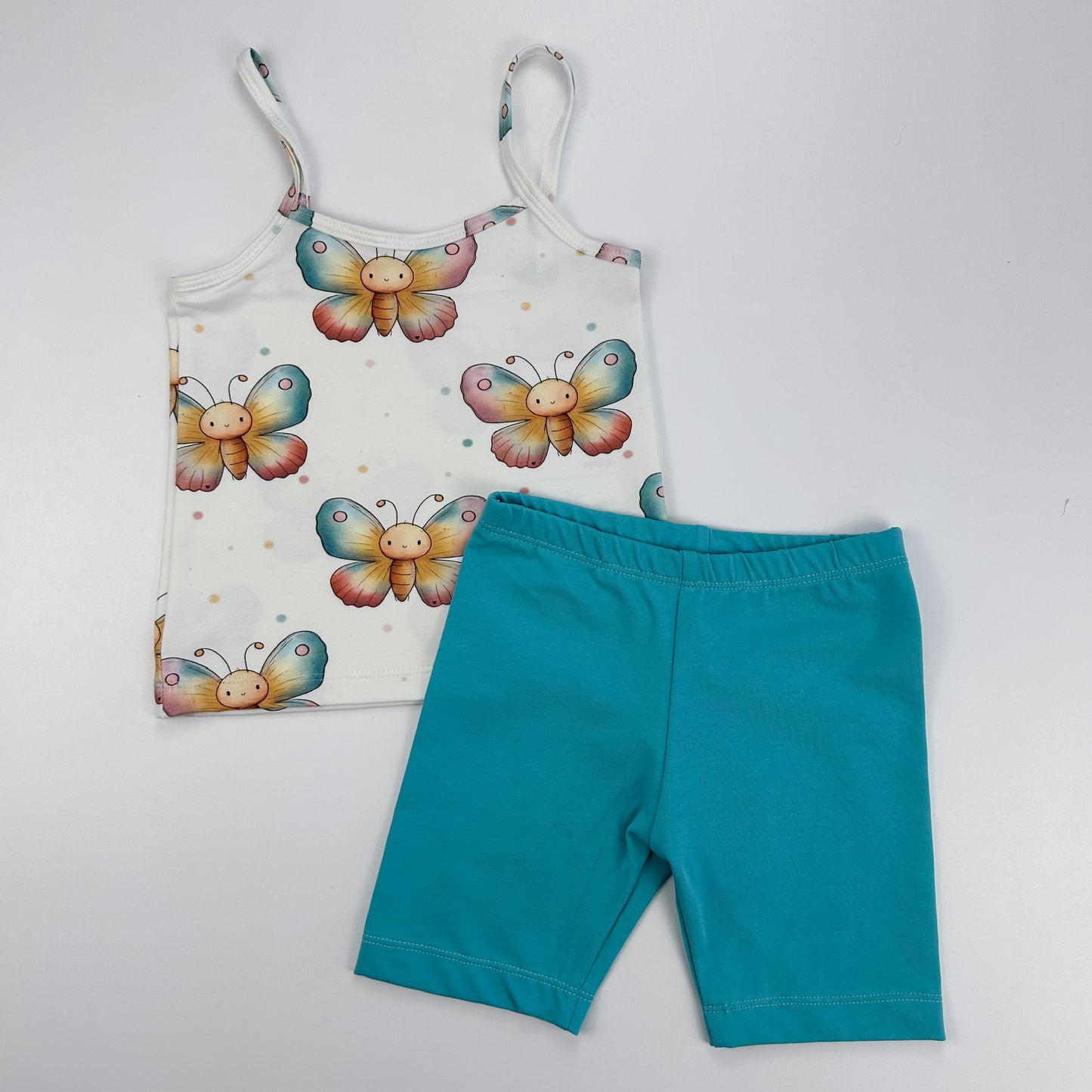 Meeresbrise – Radler-Shorts in strahlendem Türkis