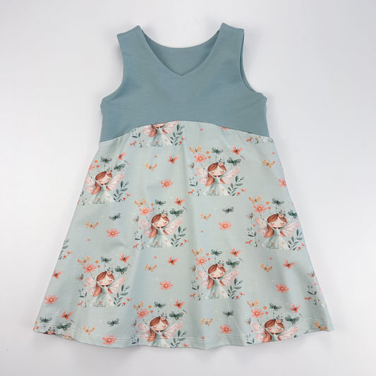 Feentraum – Sommerkleid mit zauberhaftem Elfenprint