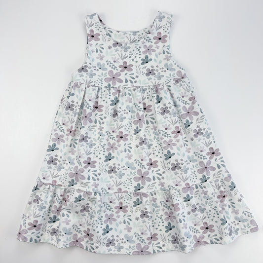Blütenzauber – Sommerkleid mit zartem Floralprint