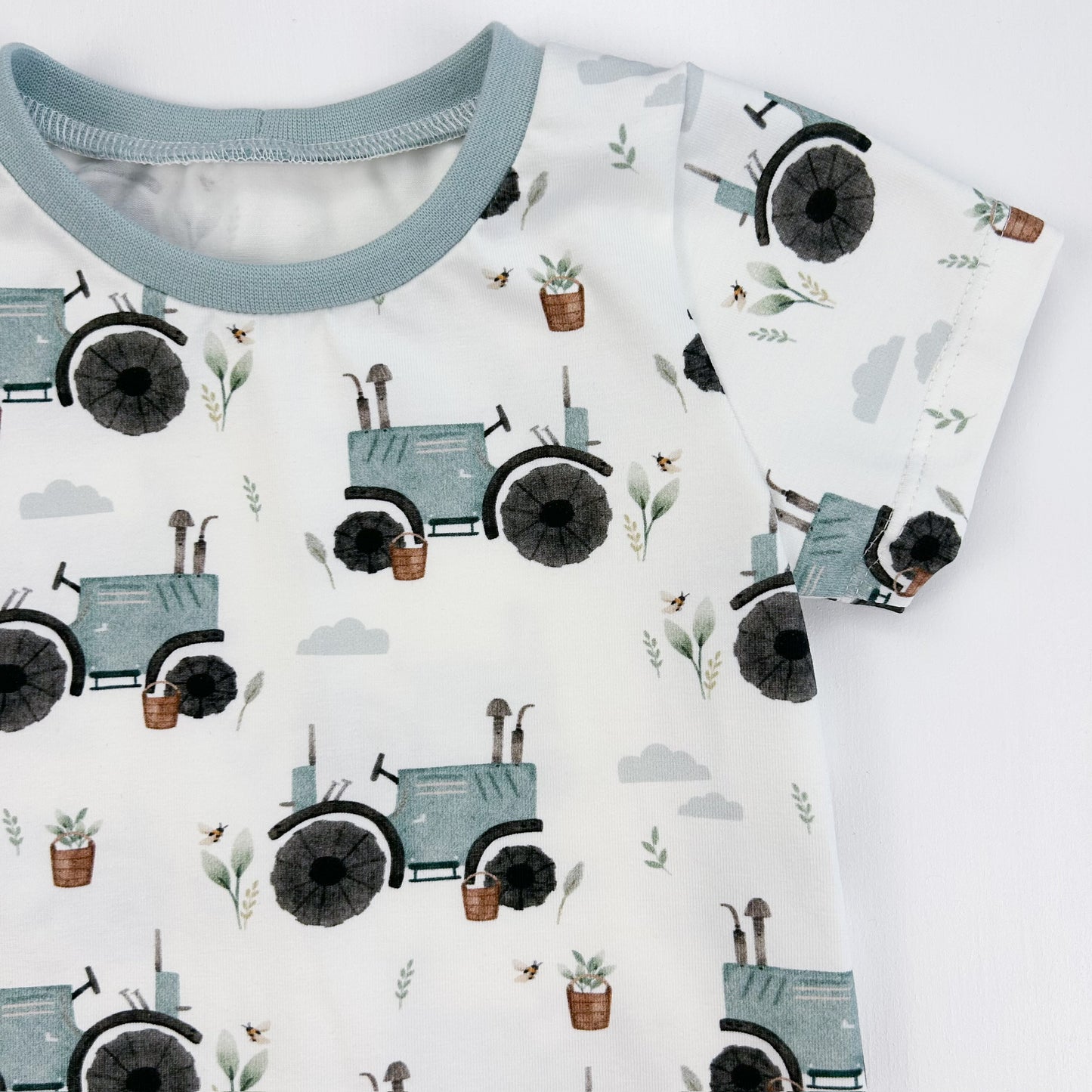 Kleiner Bauer – Kinder-Shirt mit liebevollem Traktorprint