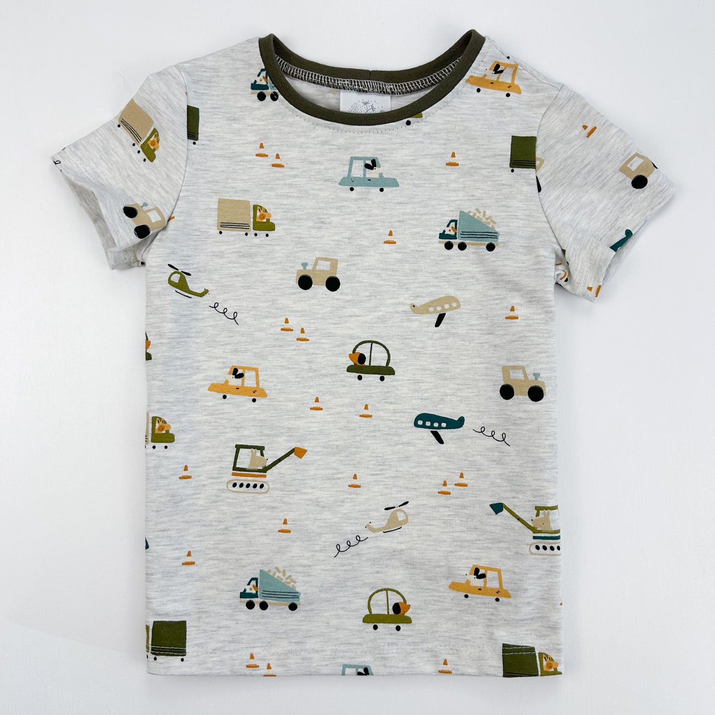 Abenteuerfahrt – Kinder-Shirt mit Fahrzeug-Print