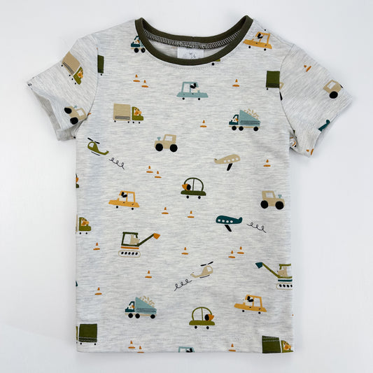Abenteuerfahrt – Kinder-Shirt mit Fahrzeug-Print